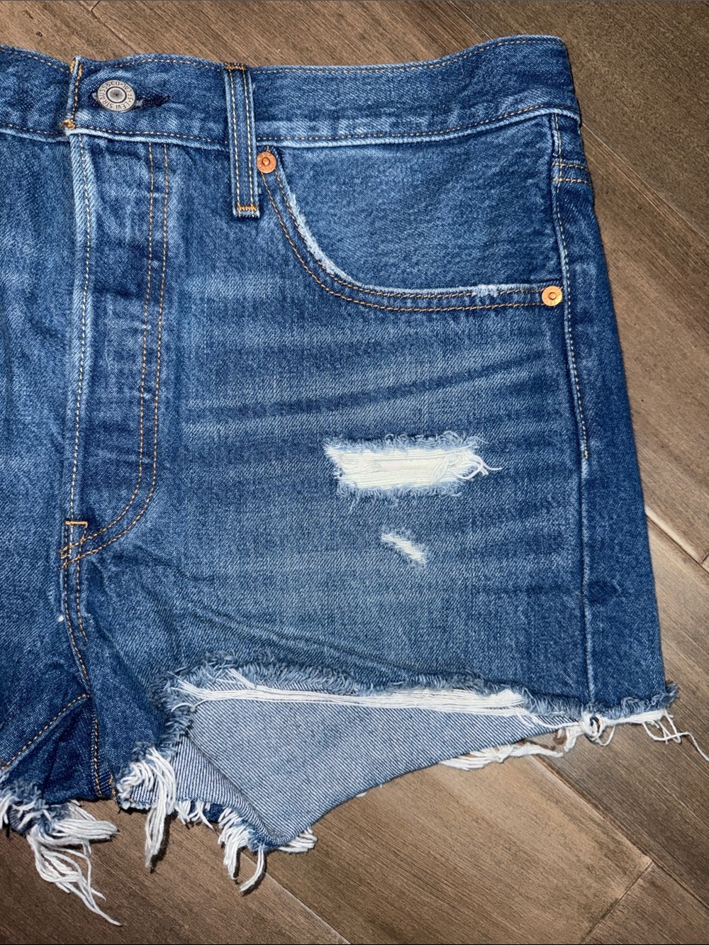 Levi's 501 Distressed Raw Hem Denim Cut Off Shorts Button Fly SZ 31 - Picture 3 of 9